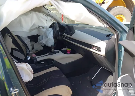 2025 Honda Hr-V Awd Lx z USA, uszkodzony, nr VIN 3CZRZ2H38SM744186